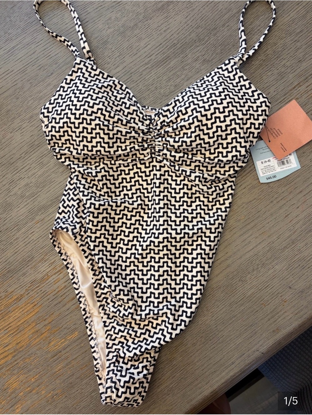 🌟 BNWT Shade & Shore Black and White Geometric One-Piece Swimsuit